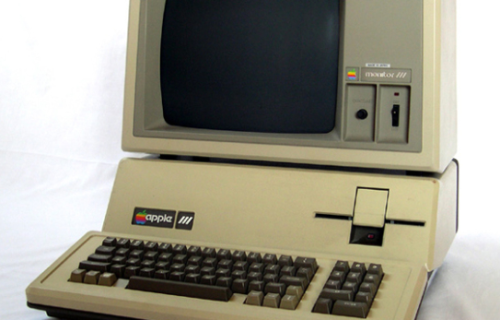 cnet:The evolution of Apple products(via CBSNews)