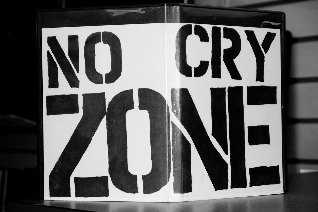 No crying перевод. No Cry. Luxor no Cry. No crying Zone. TRYHARD no crying Zone.