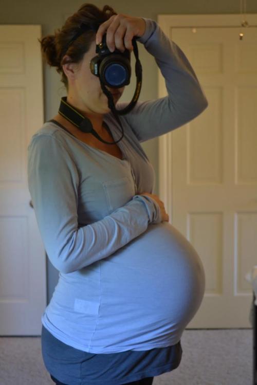 SEXY_PREGNANT_BELLY