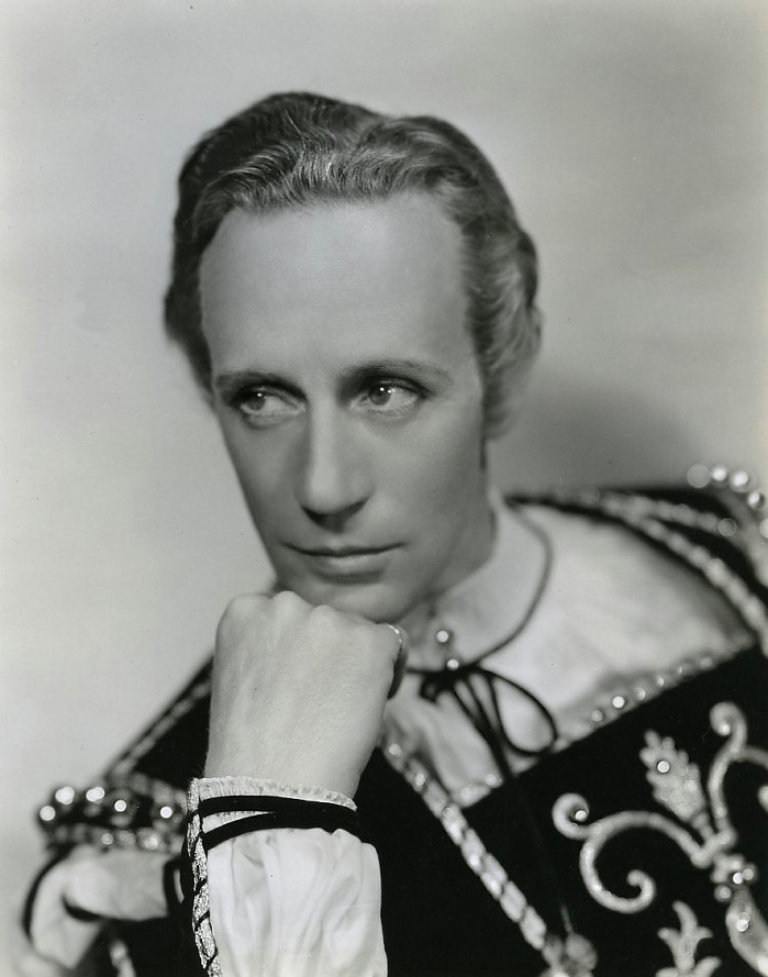 Leslie Howard Forever • Leslie Howard as Romeo