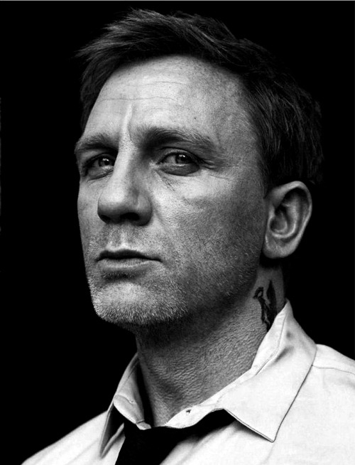 Black & White (manchannel: Daniel Craig)