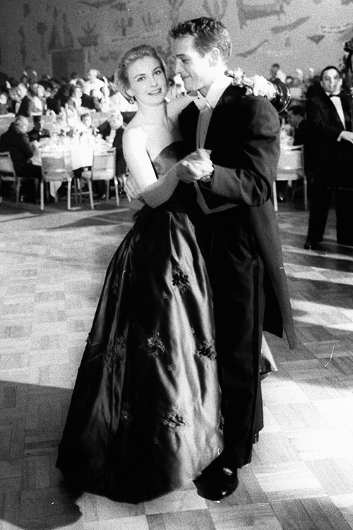 I Heart Paul Newman (missavagardner: Joanne Woodward dancing with...)