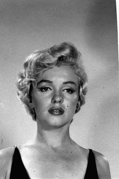 thebeautyofmarilyn:Marilyn photographed by Philippe Halsman,...