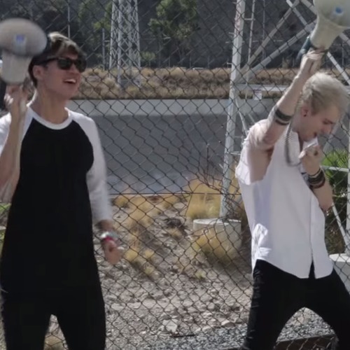 Michael and Calum's annoying horn song