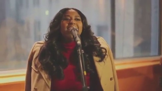 Jazmine Sullivan — Jazmine Sullivan - hood love (acoustic )