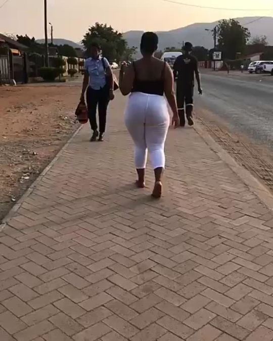 moufandazz:  rated-thick-ent:   BOTSANGPHATSHWANE8654    That’s so major booty