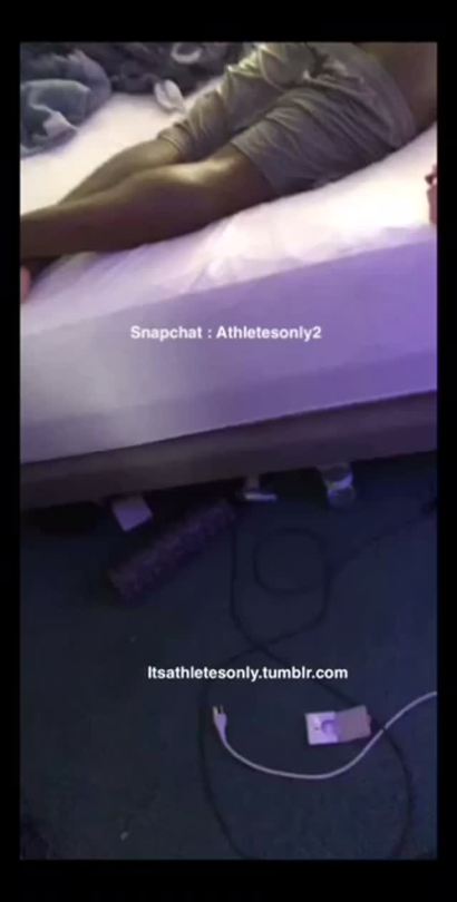 athletesonly3:  When your straight roommate has a fat ass Sneakpeek.Message