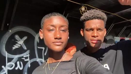 melancholymayb:  harveymonae:  lawlessprincess:  isthisclutch:  Black kidz in da sun  With every second the video gets better😍  Yall poppin asf  reblog for clear skin