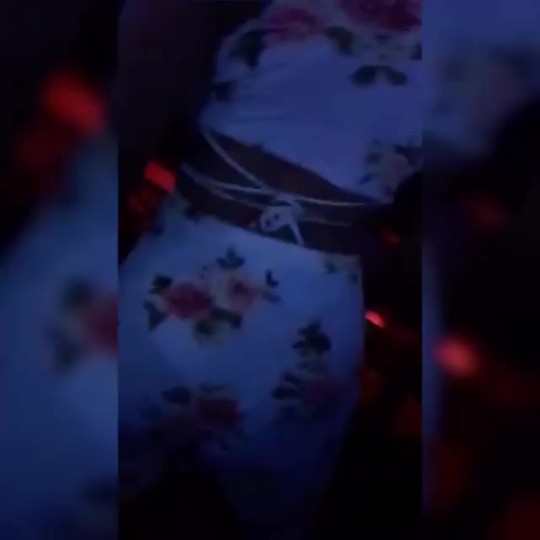 thereallolababy:  throwing ass in the club