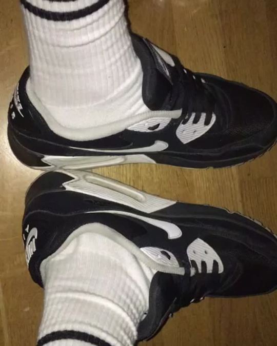 airmax-berlin:  t702000:  sneaxnsox-de:    Love these shoes and socks!   Drück meine Fresse in die Hammer airmax 