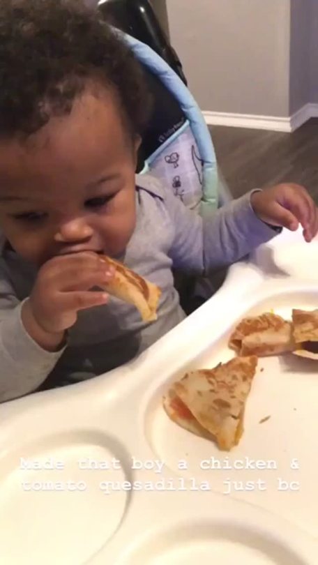 alexisssmward:  angelstonaa:  localstarboy:  son already hitting food with the look 😂😂  He was like oh shittt this hittin💀💀😂  I can’t wait to get videos like this sent to my phone. 