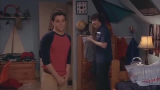scattered-to-the-winds: christacarlyles:  In honor of Bohemian Rhapsody being released in theatres, here’s a compilation of Rami Malek acting his absolute heart out in the mid-2000s sitcom that didn’t deserve him   this character accidentally outing