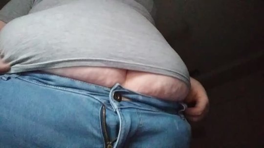 daddysmooncake:  I need new clothes!! I cant fit anything anymore 🐷🐷 ✨NSFW✨