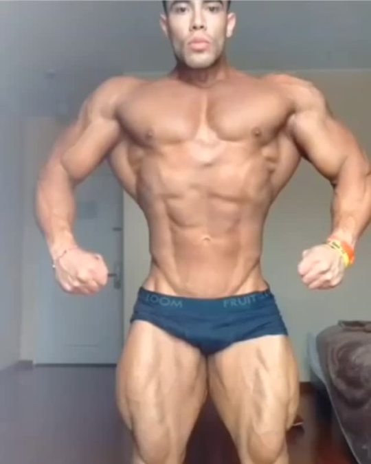 Porn photo mexicanmusclefan: