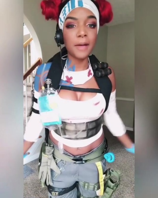 Apex Legends: Lifeline Comes to Life Herself In This 