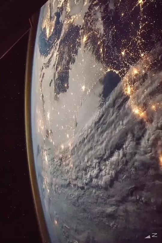 the-edge-of-desire:  universedope:   Fly over Earth with the ISS ✨ Music by Ikson