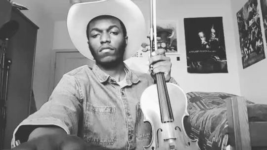 besottedmoon:  softblackboy:  softblackboy:   softblackboy:    I got the fiddles in the back 🎻💪🏾   YO THIS BLEW UP ON TWITTER    AND LIL NAS X RETWEETED ME!    THATS SO FUCKIN GOOD 