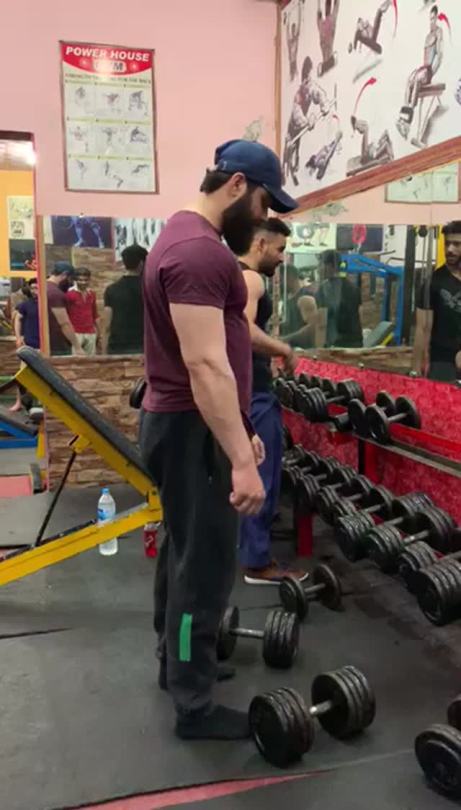 beardyfitnessofficial: Leg day is awesome 💪. 