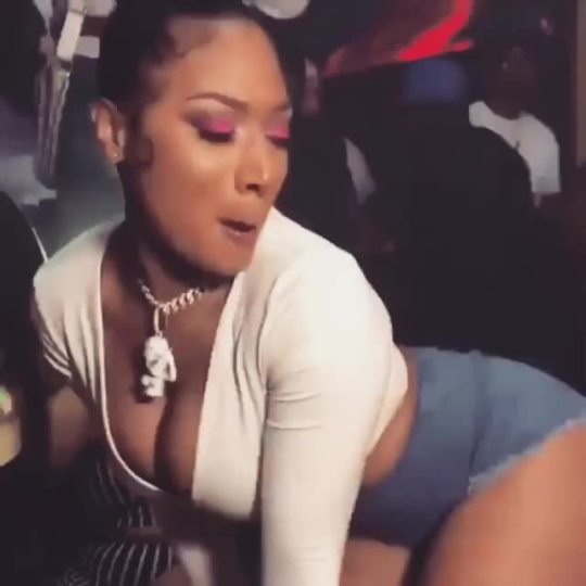 strongpanthrow:  1-800tai:  Megan Thee Stallion