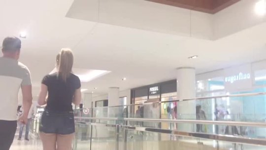 msfatbxxty:  Caught this chicc at the mall with her cheeks hanging out them daisy dukes. Her bf wasn’t too happyMsfatbxxty 