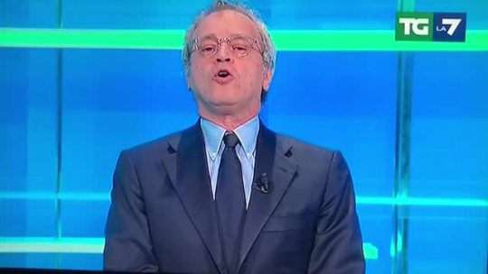 XXX uquen:  Mentana, stuzzicato, la tocca pianissimo photo