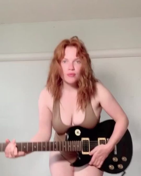 yourlittleredhead:  Another dumb video of me