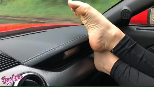 Porn Pics badassbeckyshow: I know these pretty feet