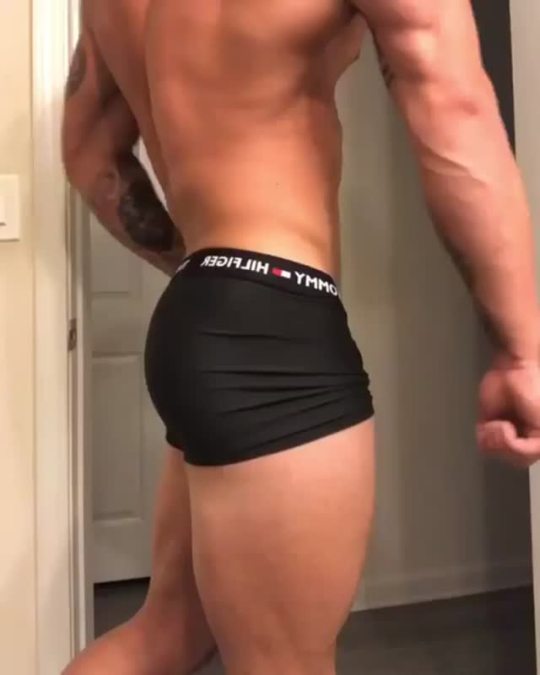 miscellaneousgayporn:Dustin McNeer 