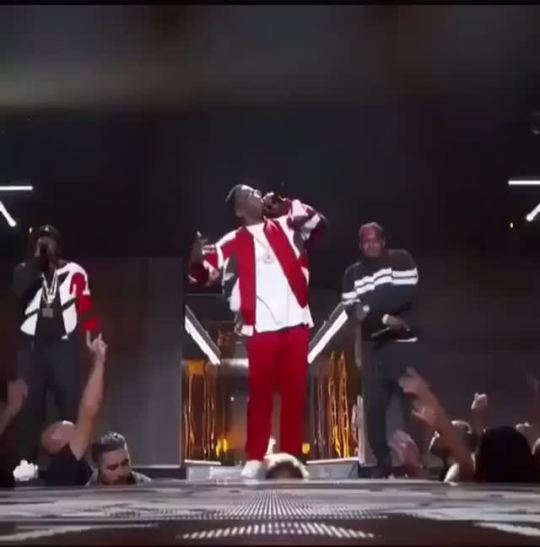femalerappers:  The 2015 BET Awards Kimmy gave us an iconic entrance 