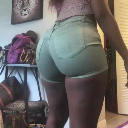 jimmyjamm65:untitled53722:FUCK!!!! NOW DATS GROWN WOMAN ASS🍑 RIGHT THERE!!!! & I’M L♥️VIN’ IT!!!!😍🤪😜😮🤤😛😋