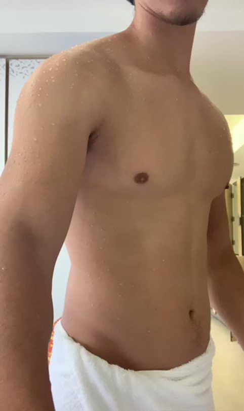 onlyfansfashion:Join my onlyfans to see me dry up ;)Onlyfans.com/louiestark 