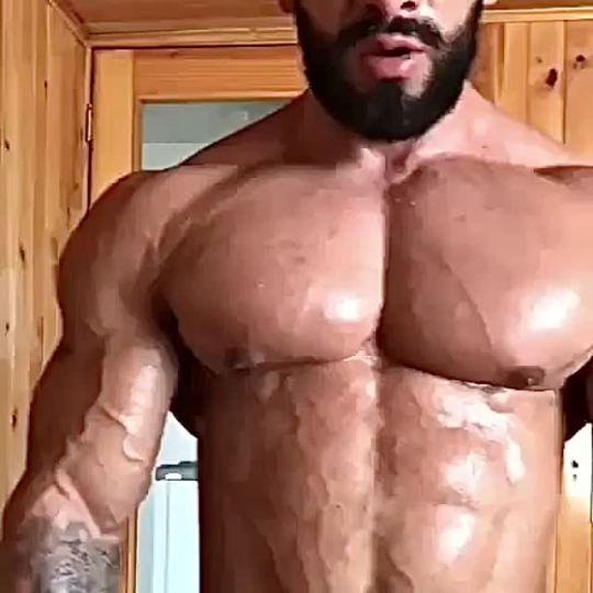 ndrsll:musclepiggy-deactivated20220603:drwannabebigger:superheavyweight:Id?Julian