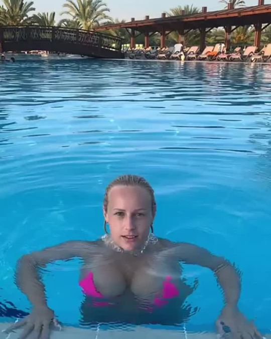 beachboobies:Angel Wicky showing her new bikini top