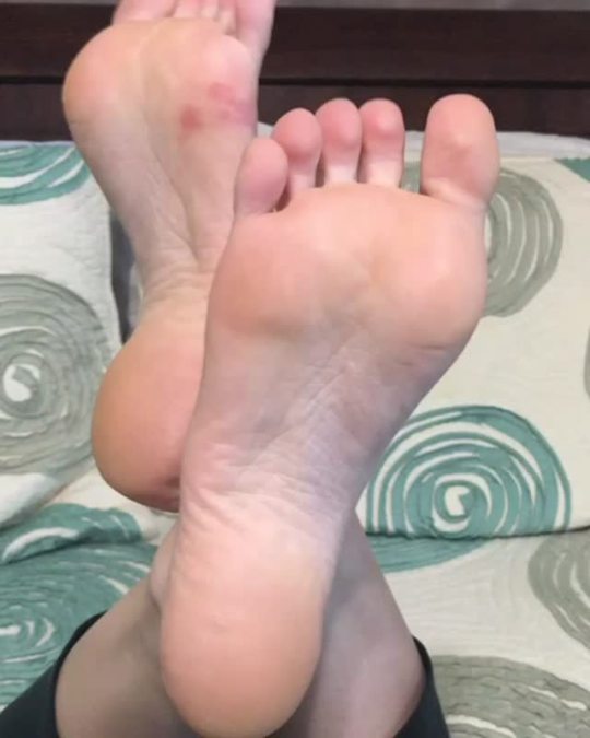 sandybeachsoles-deactivated2021:Slowly teasing you with my baby soft and ultra ticklish bare soles! 