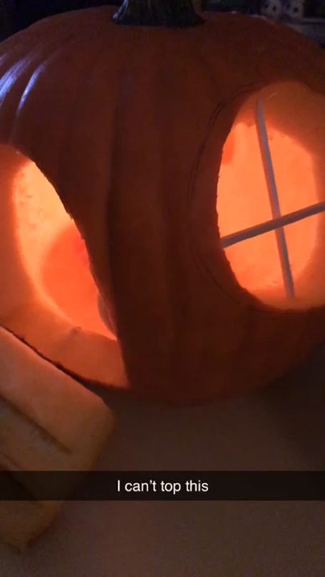 pintosketches:I’ve peaked at pumpkin carving 