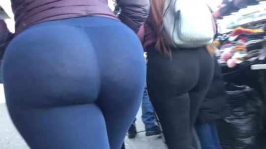 fatcandidcheeks:Blue or Black? 