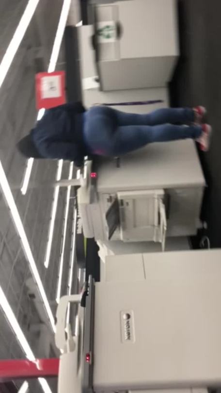 her bend over on purpose showing off - Tumbex