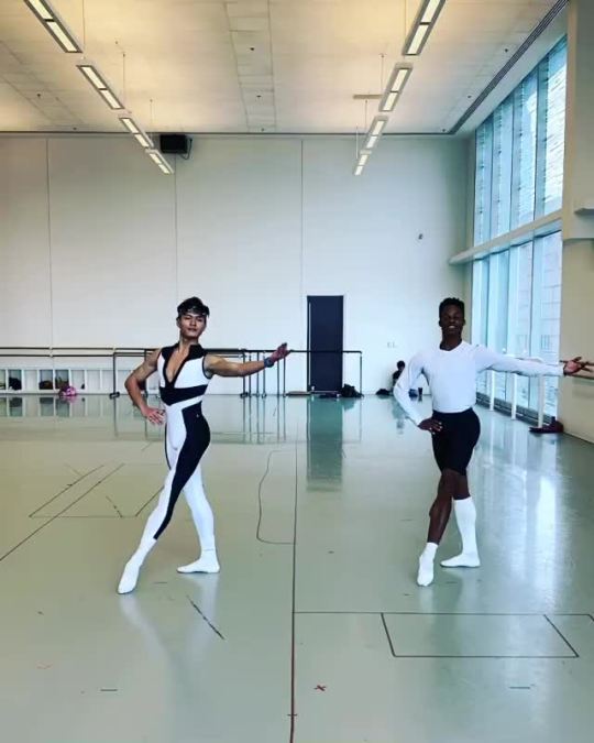 jenniferrpovey: Look at the body control these guys have. I also love the uneven socks to help people see the footwork better. professorsparklepants:  Something about hearing the footsteps involved in ballet makes it seem very real. But unlike when it’s