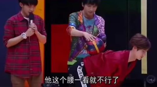 (source: https://m.weibo.cn/profile/6923177090)