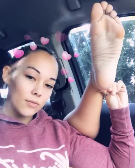 cum-4-moi-pedicuredsexxxy:👣