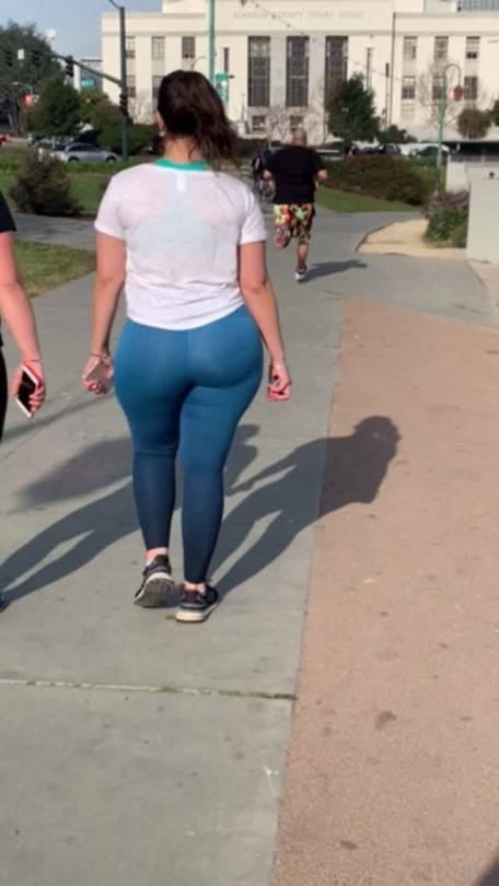 candidqueens10:If anyone is interested in the vid of the last pics I posted let me know I got over 5 minutes of this thick ass