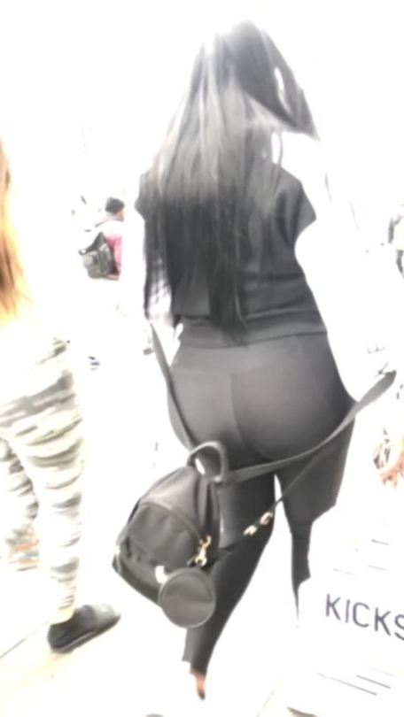 Sex jhpbh2020:Phat ass bitch tryna hide her big pictures