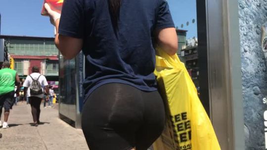 dellot157:nycstcandids:SLIM THICK SEE THRU BIKER LEGGINS VPL Available now in the season 1 folder 8$ cash app VisionVideosnyc DM with Recipt Wowwww I need this full lol 